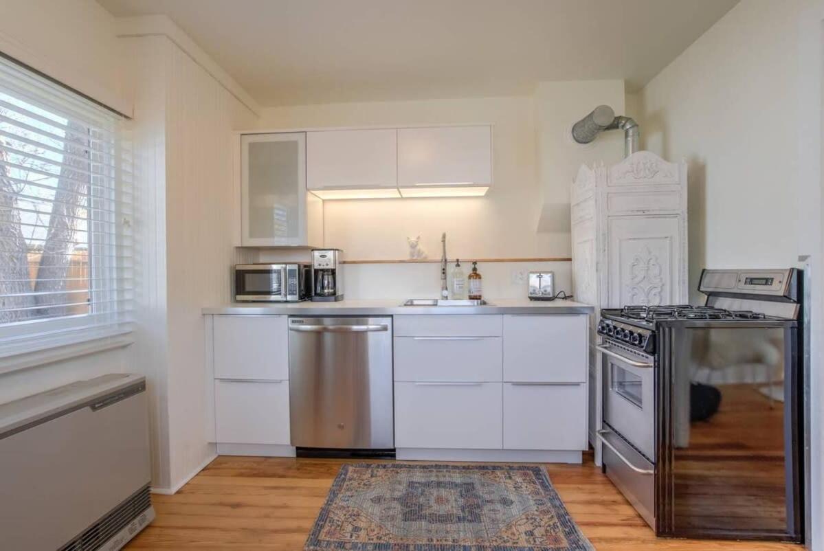 Vintage Tiny House CUTE 1BDRM Big Appeal Villa Colorado Springs Eksteriør billede