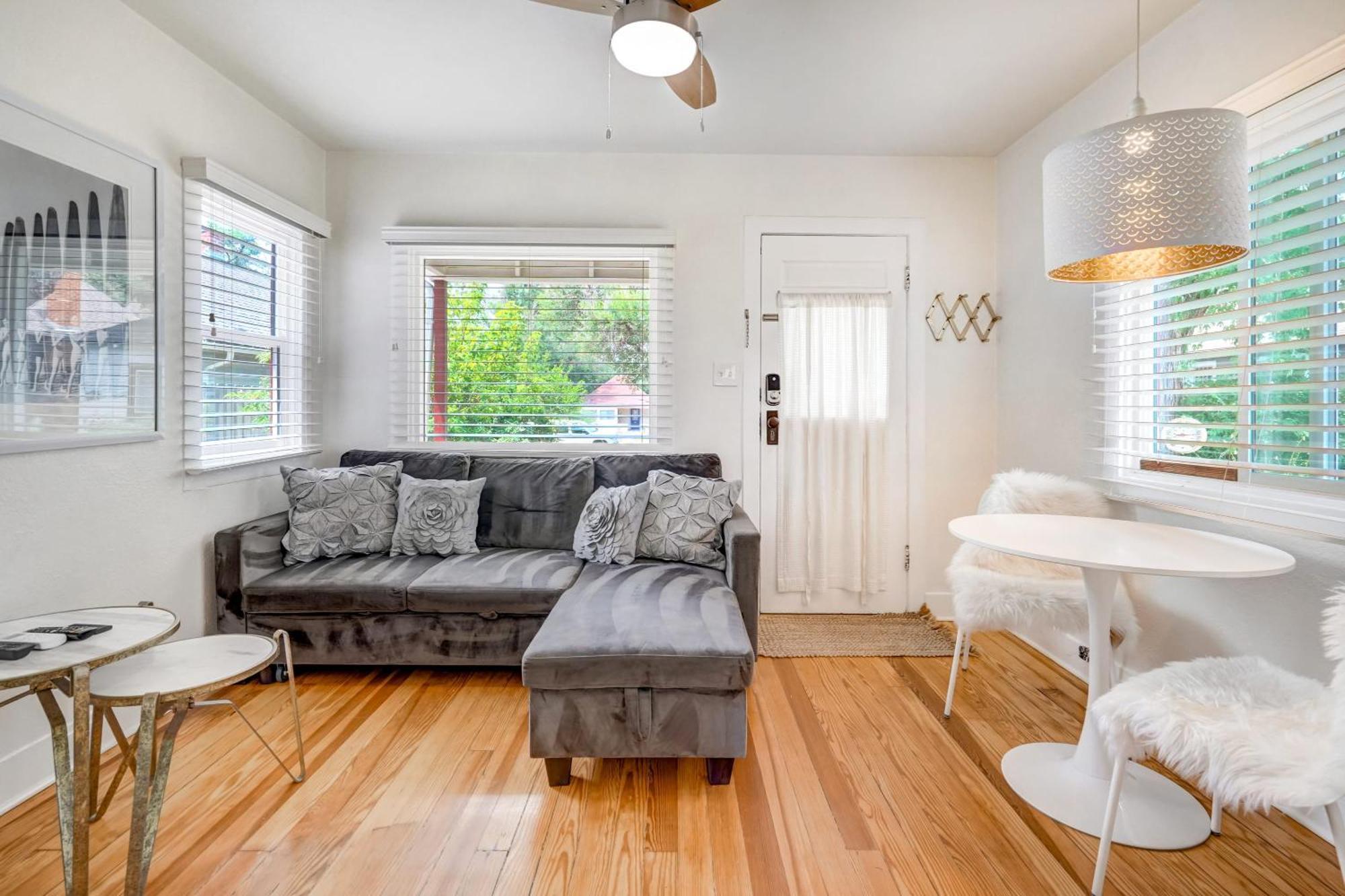 Vintage Tiny House CUTE 1BDRM Big Appeal Villa Colorado Springs Eksteriør billede